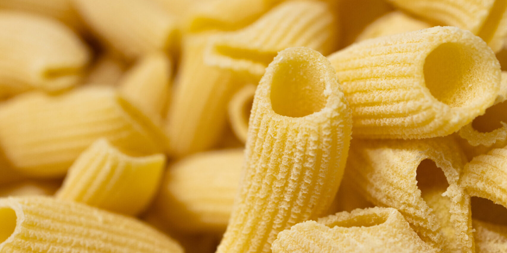 Makaron Wrocław ręcznie wyrabiany – rigatoni w Mollinari