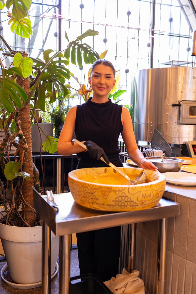 Makaron z kręgu parmezanu