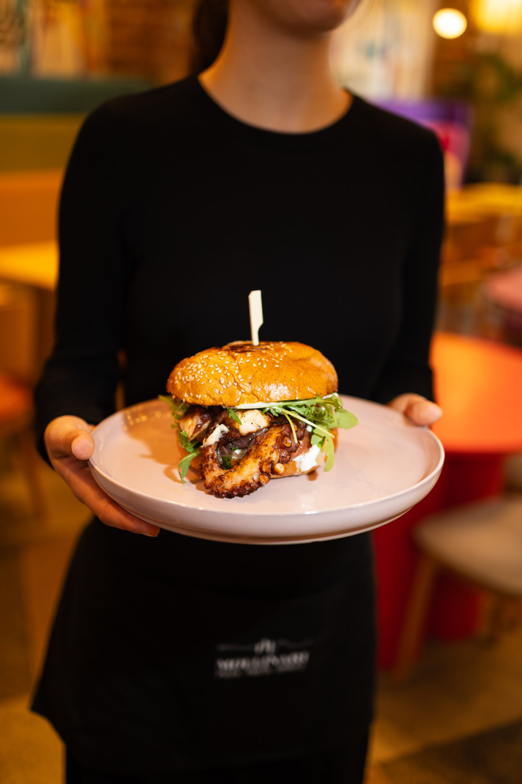 Burger di Polpo ze stracciatellą i rukolą