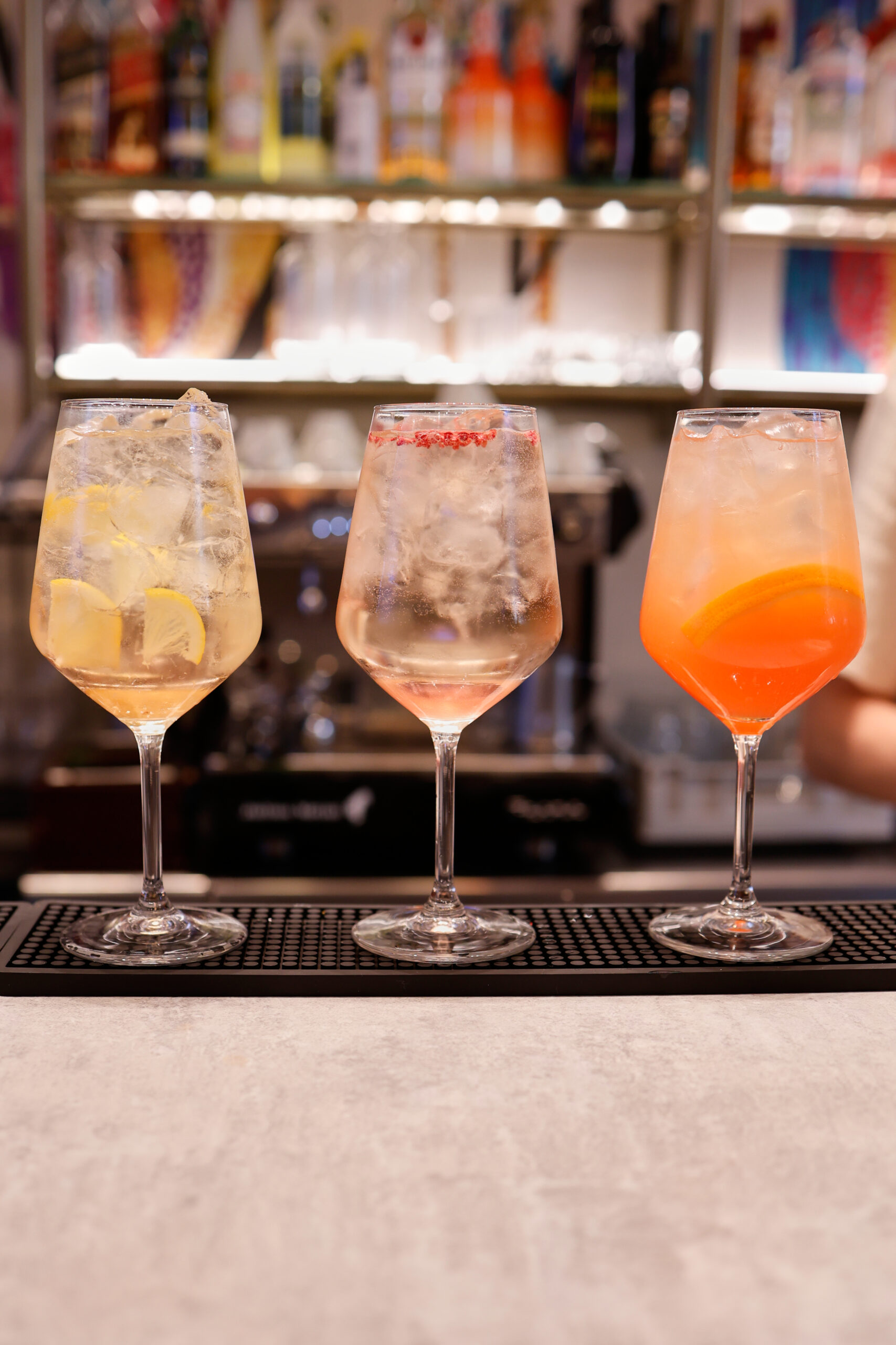 Włoskie napoje i Spritz w Mollinari Wrocław Rynek