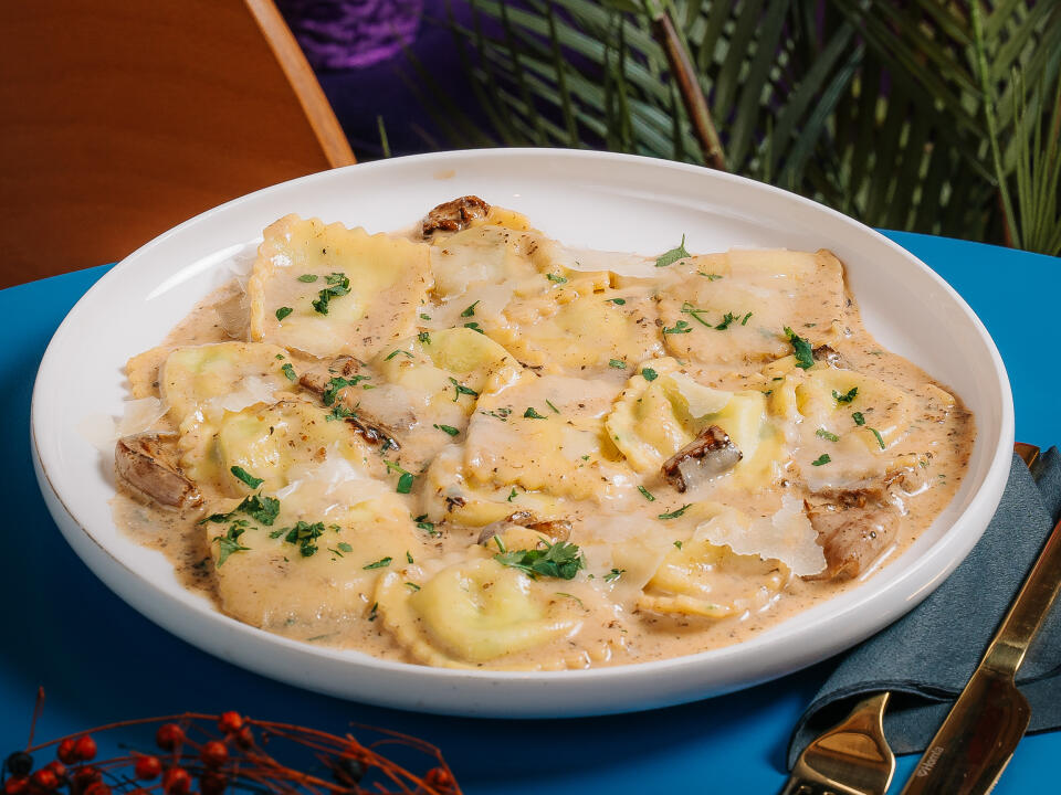 Ravioli Ricotta e Spinaci e Crema di Tartufo