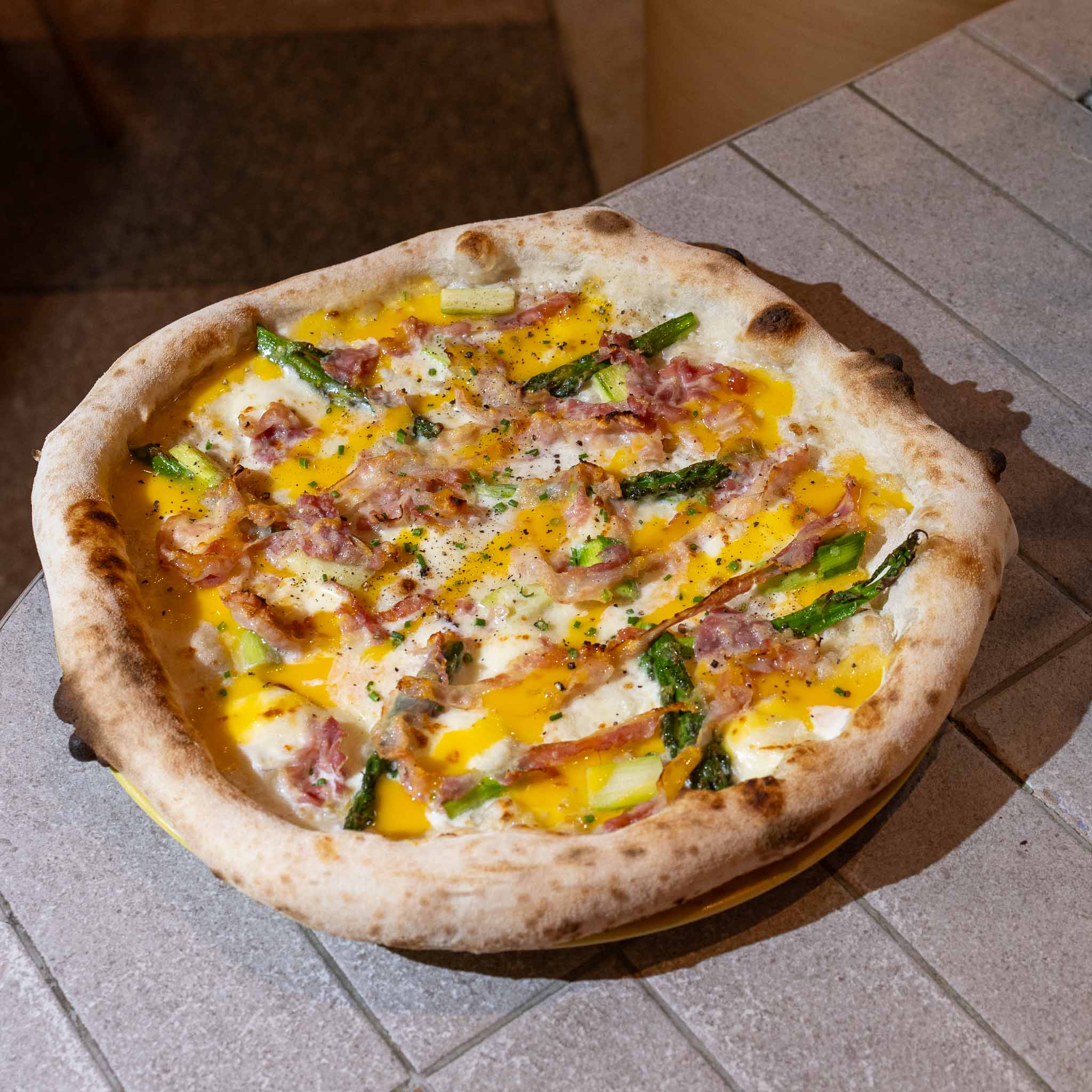 Pizza carbonara verde